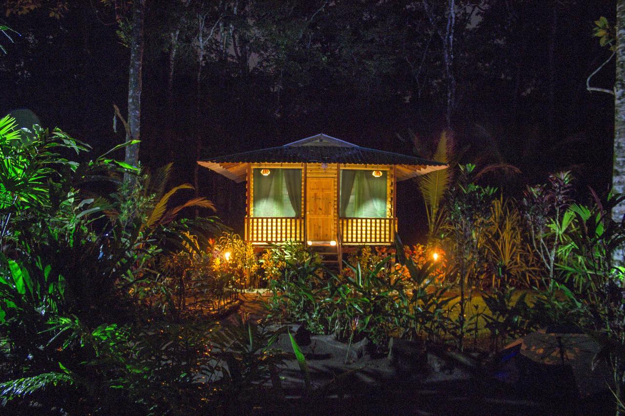 Lirio Lodge Barra de Pacuare Dış mekan fotoğraf